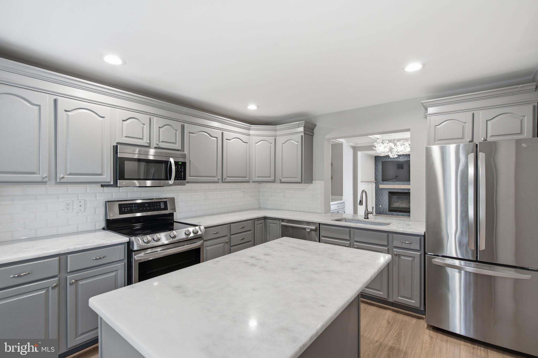 12087 Edgemere Circle Reston, VA 20190 - Photo 1 of 34