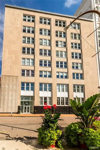 $132,000 | 1511 Locust Street, Unit 302, St. Louis, MO 63103