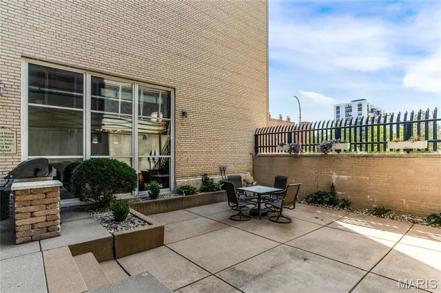 $132,000 | 1511 Locust Street, Unit 302, St. Louis, MO 63103