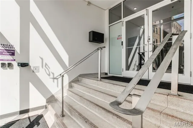 $132,000 | 1511 Locust Street, Unit 302, St. Louis, MO 63103
