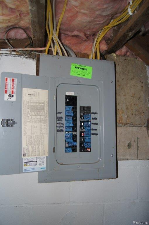 1223 Clark Road Lapeer, MI 48446 - Photo 13 of 19 1223 Clark 005.jpg
