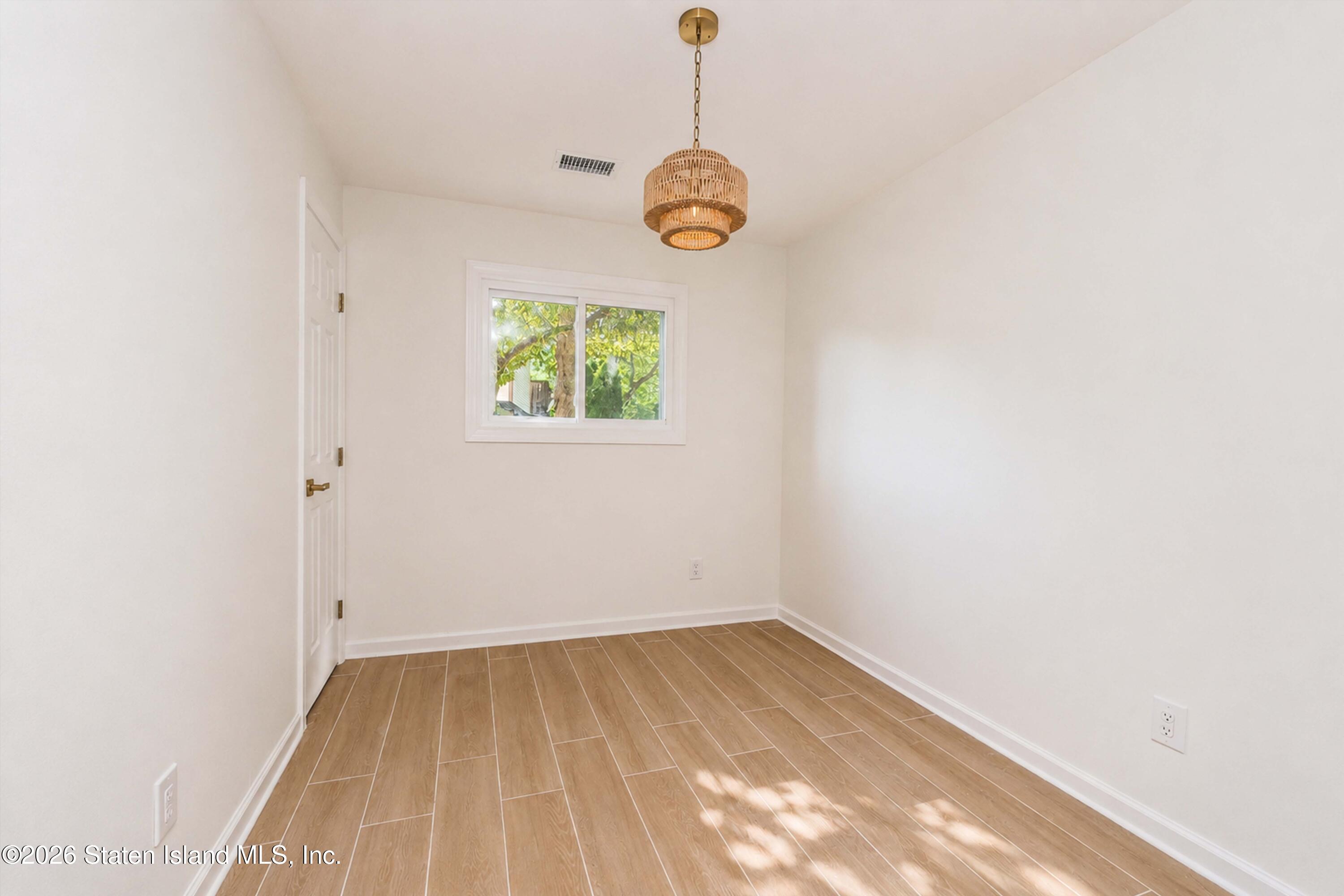 64 Timber Ridge Drive Staten Island, NY 10306 - Photo 14 of 16 Photo Mar 03 2022, 5 51 12 AM