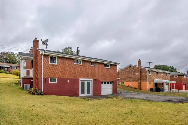 $219,900 | 179 William Circle, McKees Rocks, PA 15136