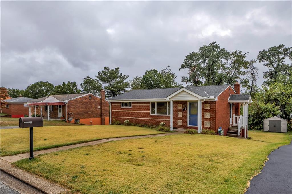 179 William Circle McKees Rocks, PA 15136 - Photo 3 of 30