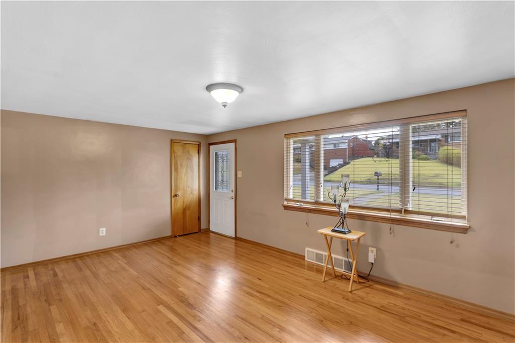 179 William Circle McKees Rocks, PA 15136 - Photo 7 of 30