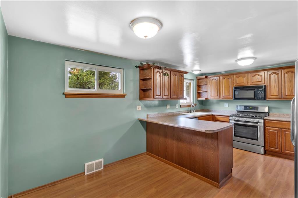 179 William Circle McKees Rocks, PA 15136 - Photo 8 of 30