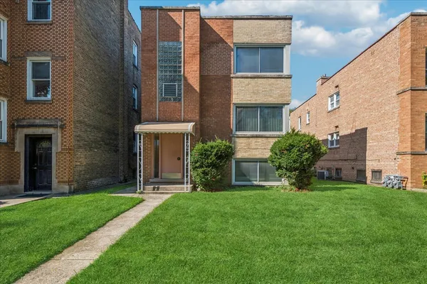 $675,000 | 8940 Lamon Avenue, Skokie, IL 60077
