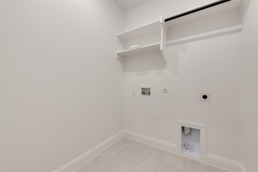 1013 Canoe Way Crowley, TX 76036 - Photo 25 of 26 a view of small space