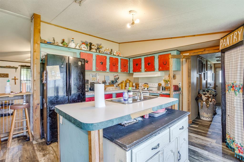 1100 Knob Road Springtown, TX 76082 - Photo 13 of 28