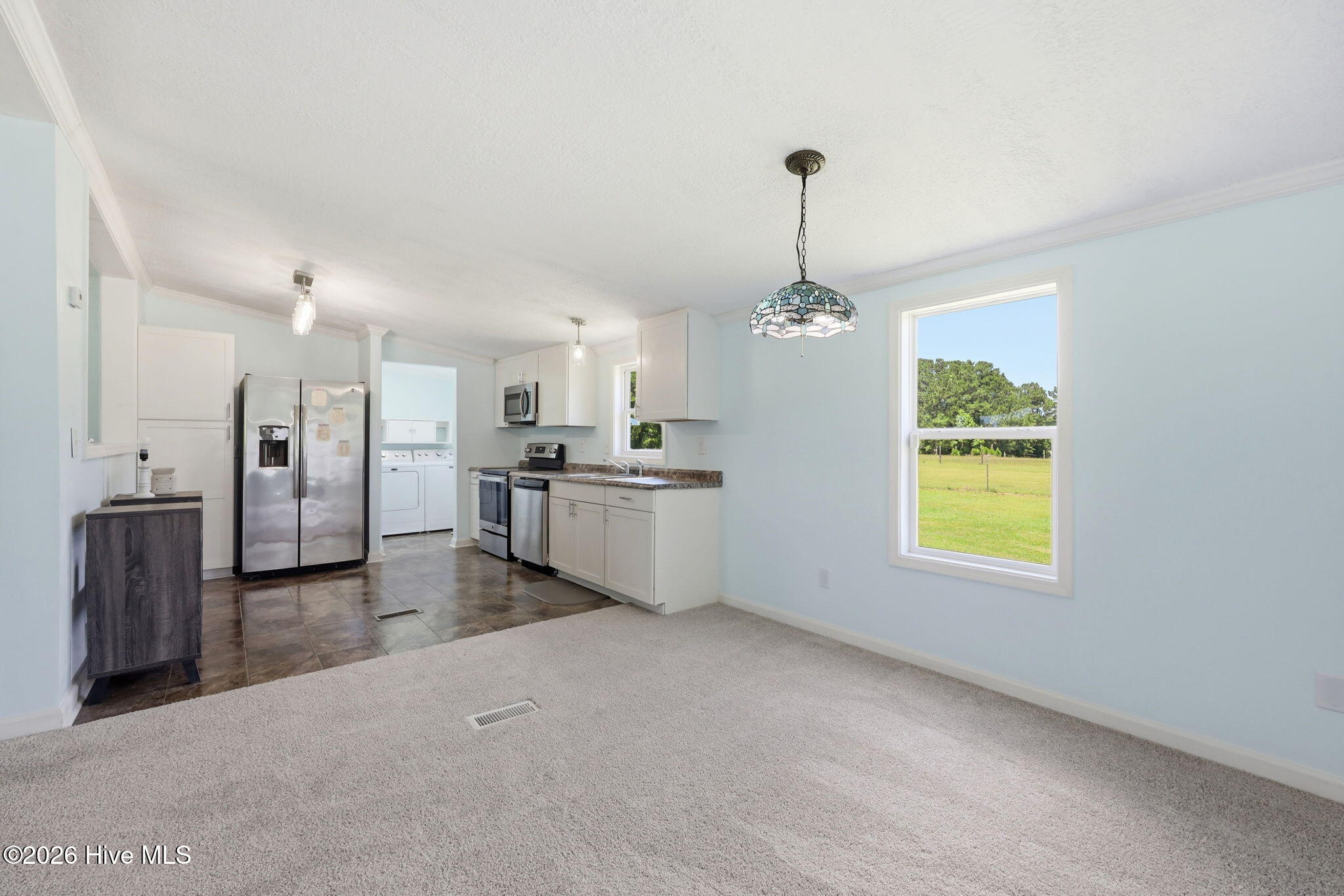 204 Kings Parkway Hubert, NC 28539 - Photo 14 of 30 Dining area