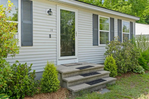 $399,900 | 14 Willowdale Drive, Gorham, ME 04038