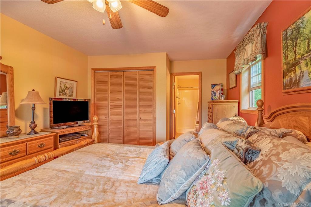 66 Pinnacle Road Burnsville, NC 28714 - Photo 15 of 43 Gallery Image 15