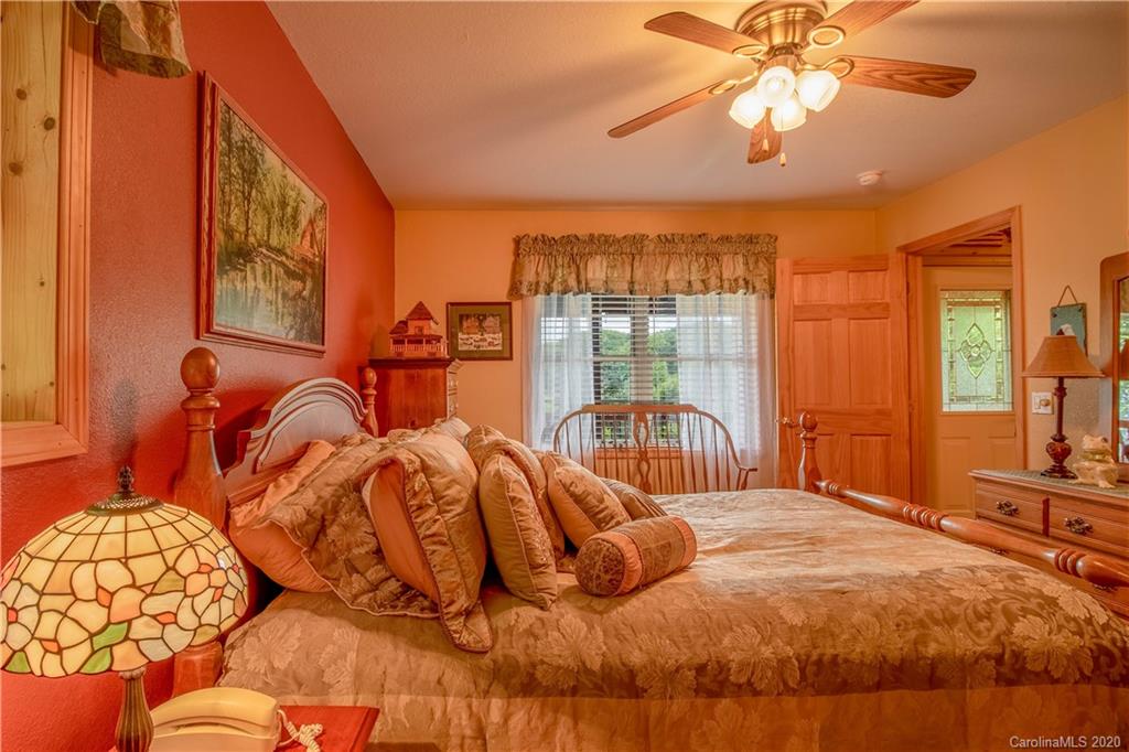 66 Pinnacle Road Burnsville, NC 28714 - Photo 16 of 43 Gallery Image 16