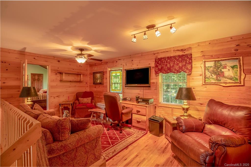 66 Pinnacle Road Burnsville, NC 28714 - Photo 19 of 43 Gallery Image 19