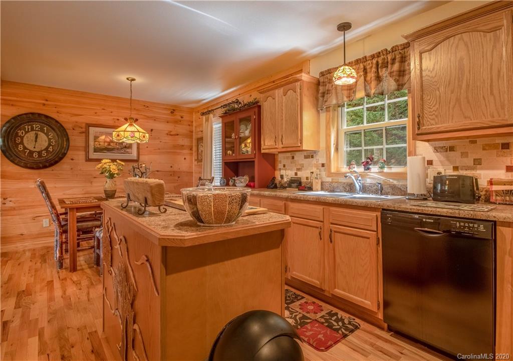 66 Pinnacle Road Burnsville, NC 28714 - Photo 3 of 43 Gallery Image 3