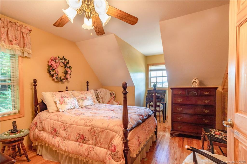 66 Pinnacle Road Burnsville, NC 28714 - Photo 21 of 43 Gallery Image 21