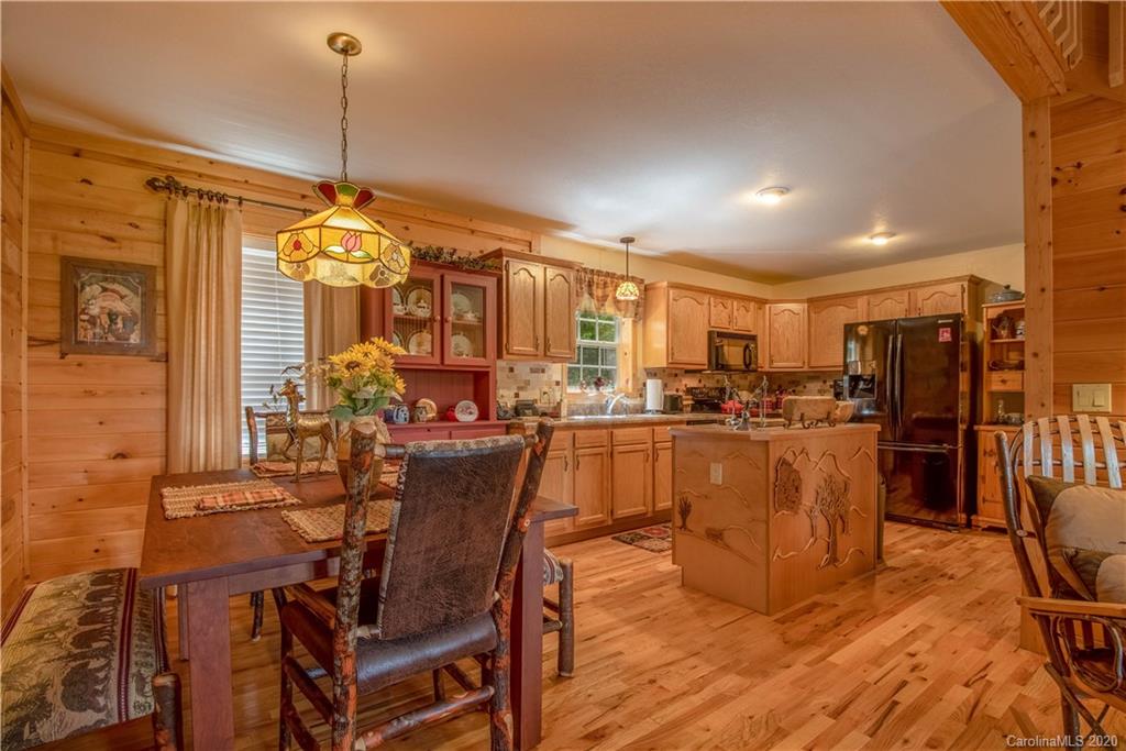 66 Pinnacle Road Burnsville, NC 28714 - Photo 4 of 43 Gallery Image 4
