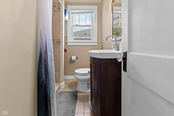 $217,000 | 1302 East 8th Street, Anderson, IN 46012