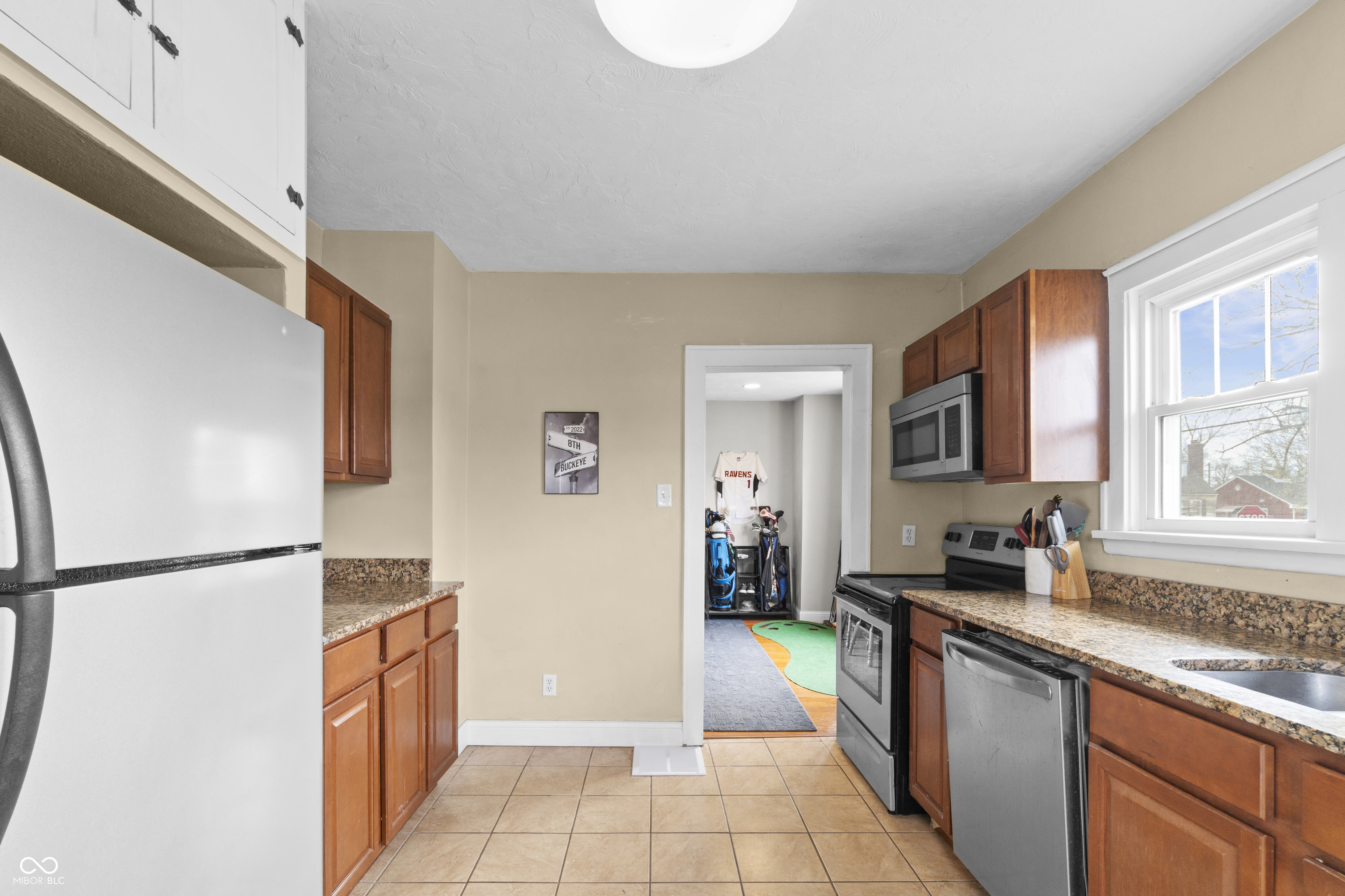 1302 East 8th Street Anderson, IN 46012 - Photo 3 of 31