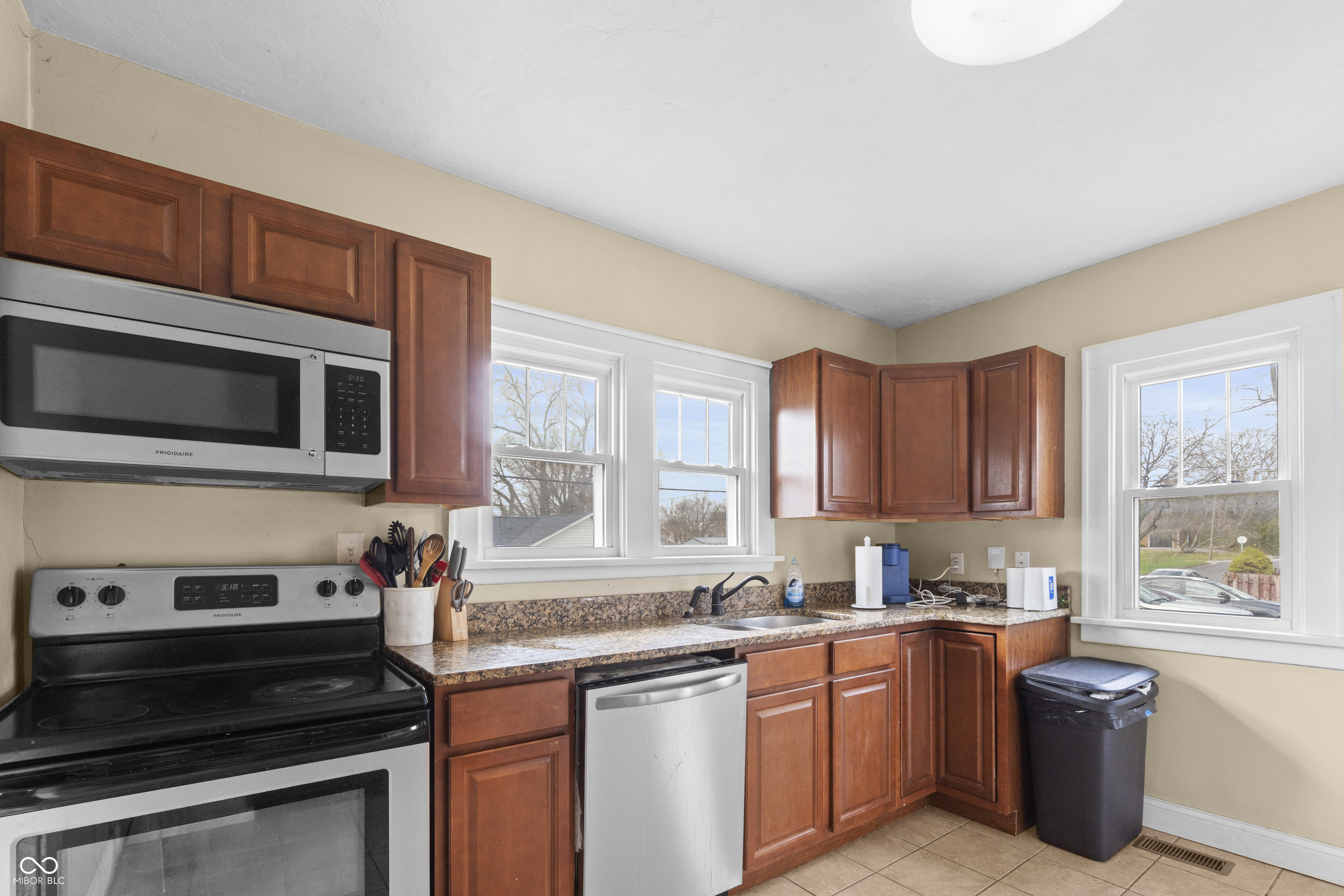 1302 East 8th Street Anderson, IN 46012 - Photo 5 of 31