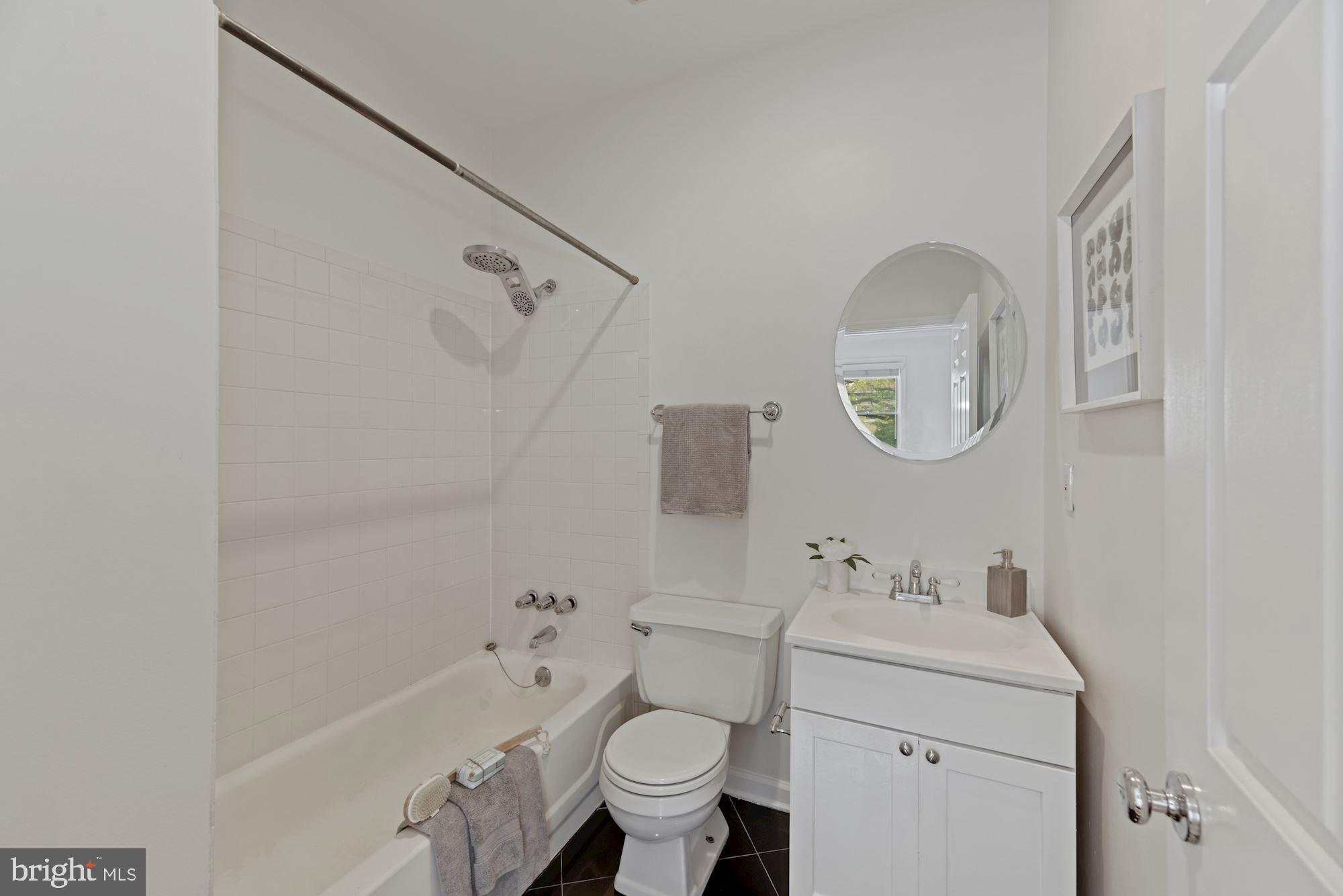 17 15th Street Southeast Washington, DC 20003 - Photo 11 of 17