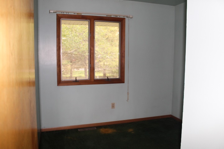 10340 Farrand Road Montrose, MI 48457 - Photo 7 of 14 31398109-6.JPG