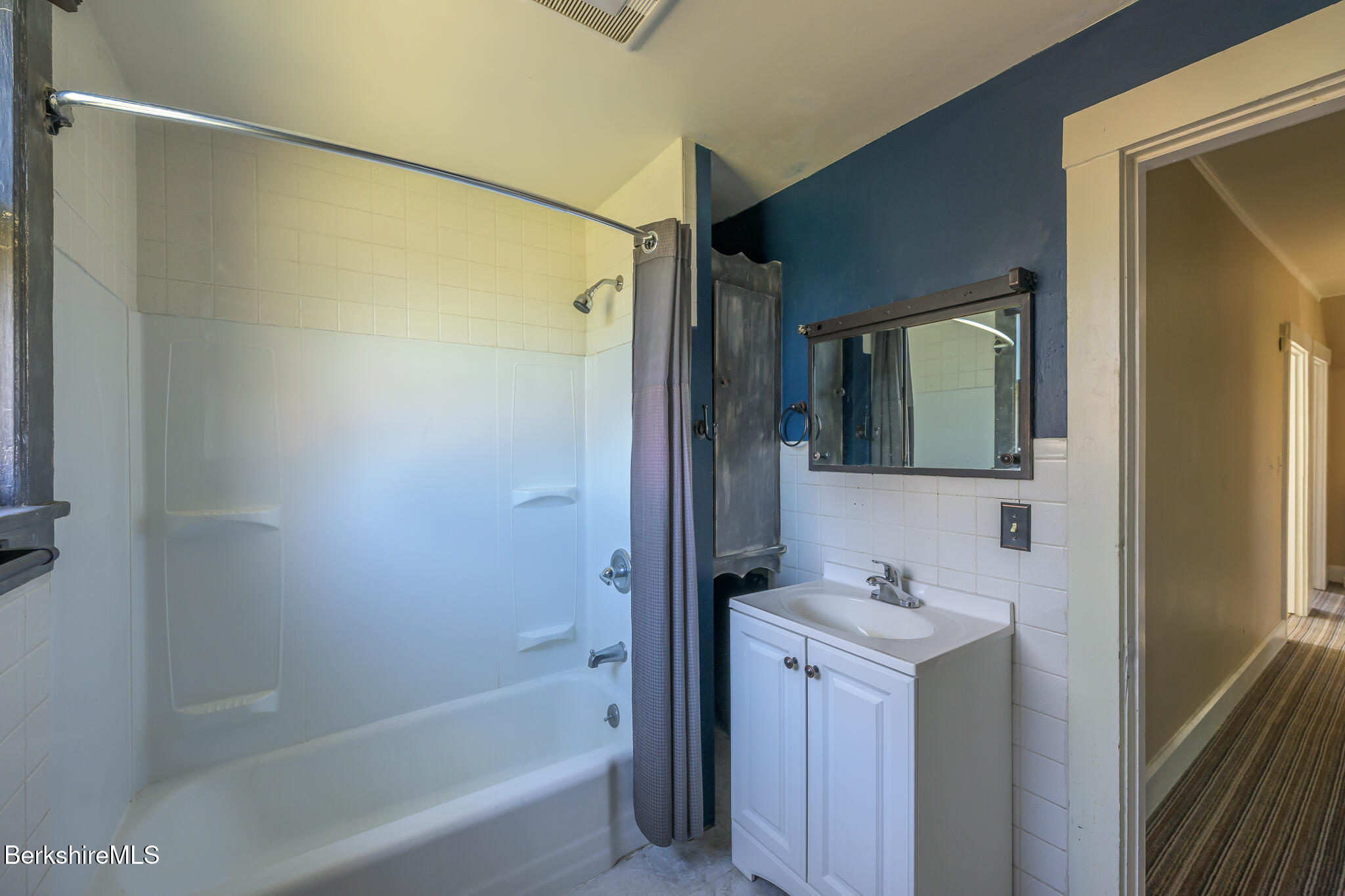 6 East Street Stockbridge, MA 01262 - Photo 20 of 23 a bathroom with a bathtub and a sink