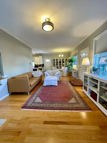 $5,500 | 368 Boylston Street, Unit A, Newton, MA 02459