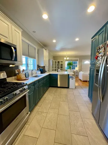 $5,500 | 368 Boylston Street, Unit A, Newton, MA 02459