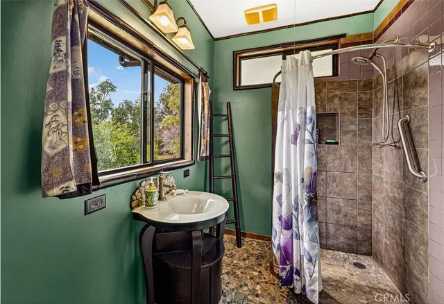 $1,380,000 | 64-645 Mamalahoa Highway, Kamuela, HI 96743