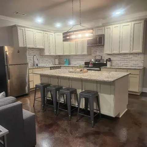 $2,850 | 110 P Street, Unit B, Belle Chasse, LA 70037