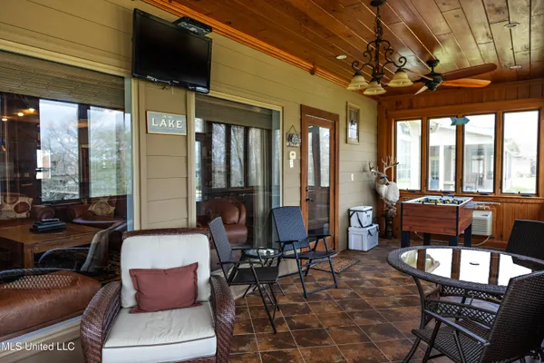 $995,000 | 319 Osceola Road, St. Joseph, LA 71366