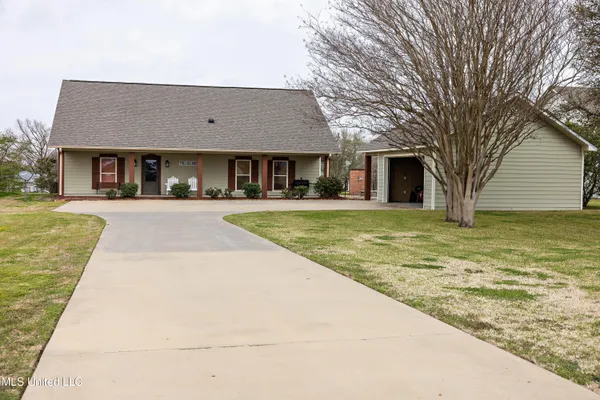 $995,000 | 319 Osceola Road, St. Joseph, LA 71366