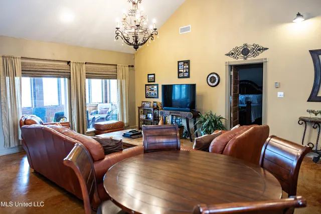 $995,000 | 319 Osceola Road, St. Joseph, LA 71366