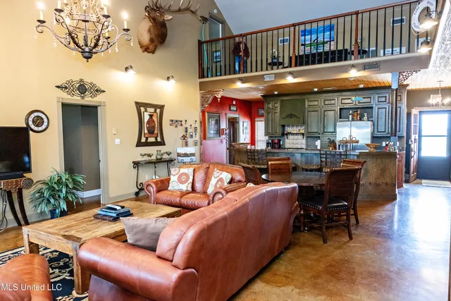 $995,000 | 319 Osceola Road, St. Joseph, LA 71366