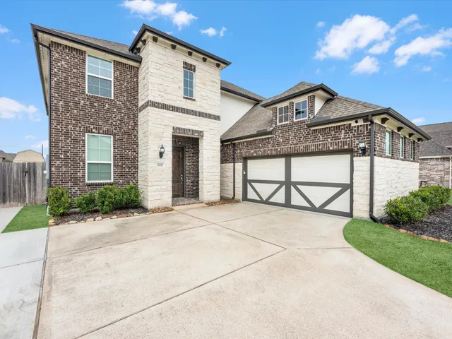 $624,990 | 11811 St Augustine Drive, Mont Belvieu, TX 77535