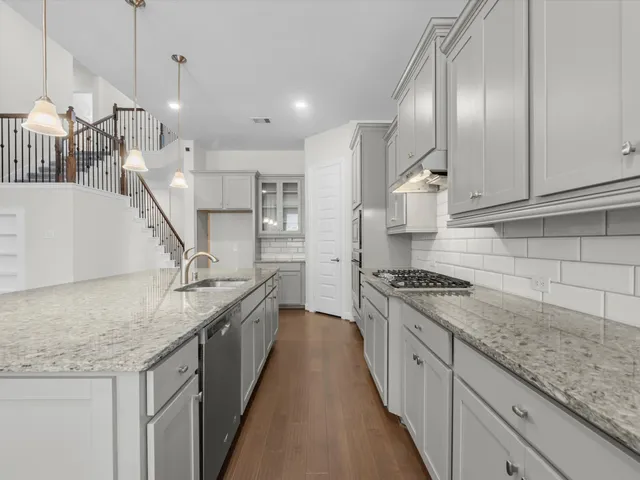 $624,990 | 11811 St Augustine Drive, Mont Belvieu, TX 77535