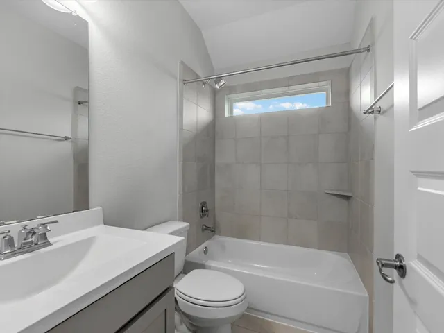 $624,990 | 11811 St Augustine Drive, Mont Belvieu, TX 77535