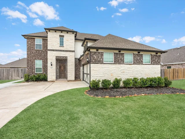 $624,990 | 11811 St Augustine Drive, Mont Belvieu, TX 77535