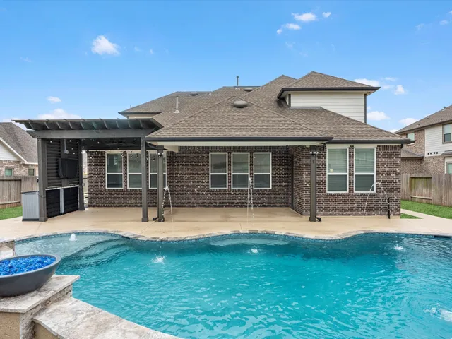 $624,990 | 11811 St Augustine Drive, Mont Belvieu, TX 77535