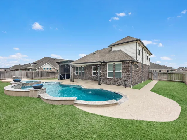 $624,990 | 11811 St Augustine Drive, Mont Belvieu, TX 77535