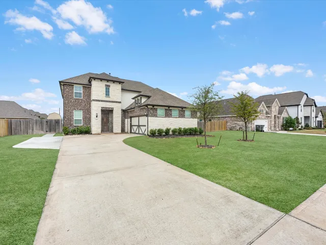 $624,990 | 11811 St Augustine Drive, Mont Belvieu, TX 77535