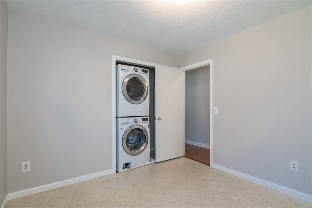 19 Marmon Court Springfield, MA 01129 - Photo 14 of 27