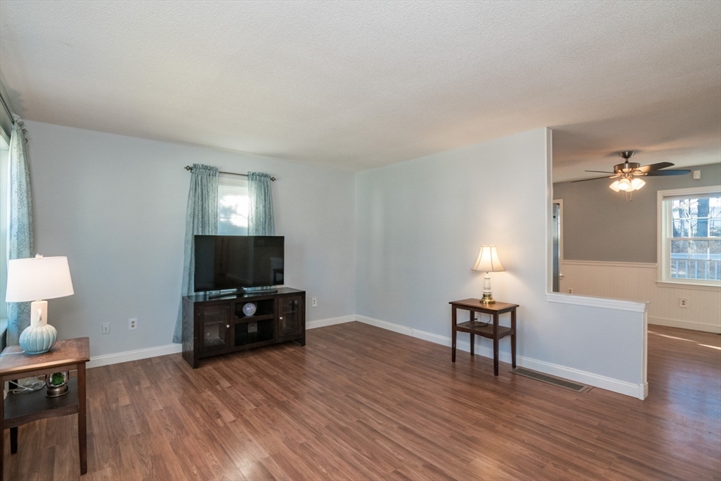 19 Marmon Court Springfield, MA 01129 - Photo 6 of 27