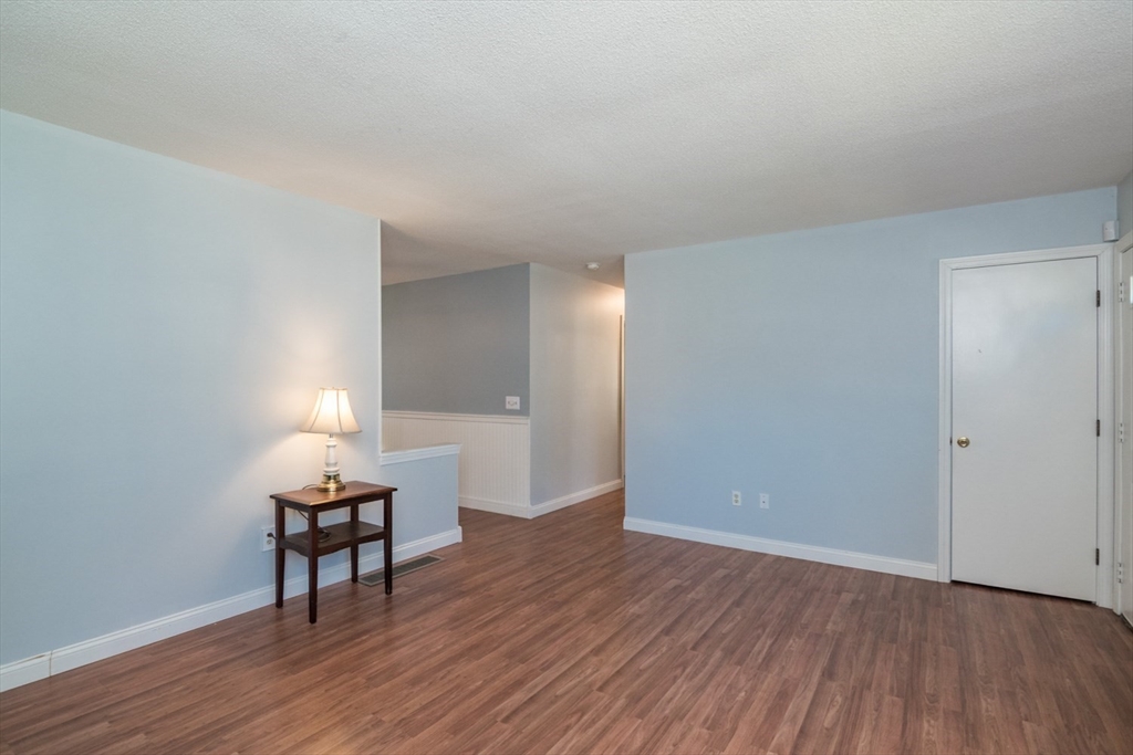 19 Marmon Court Springfield, MA 01129 - Photo 8 of 27