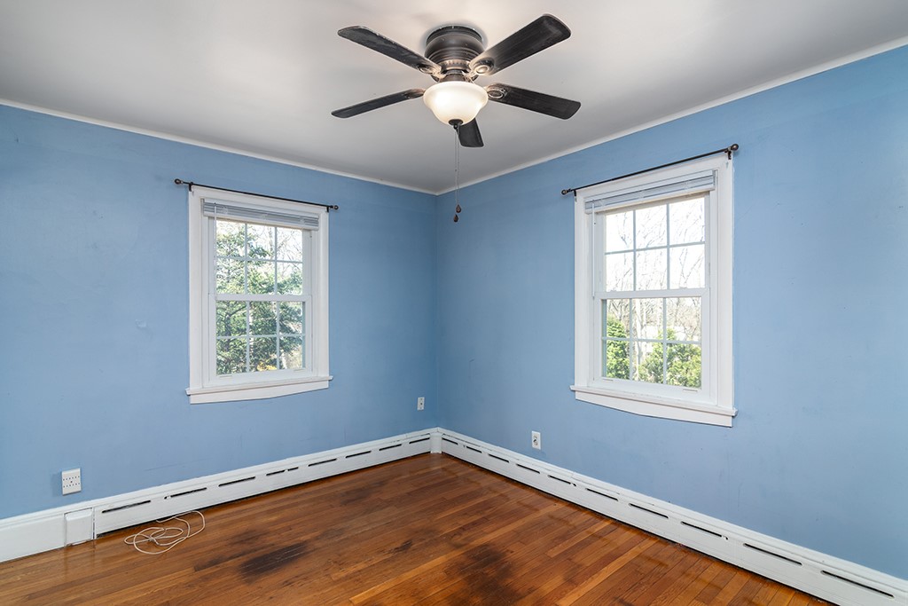 41 Bruce Lane Warwick, RI 02886 - Photo 10 of 30 1st floor bedroom #2