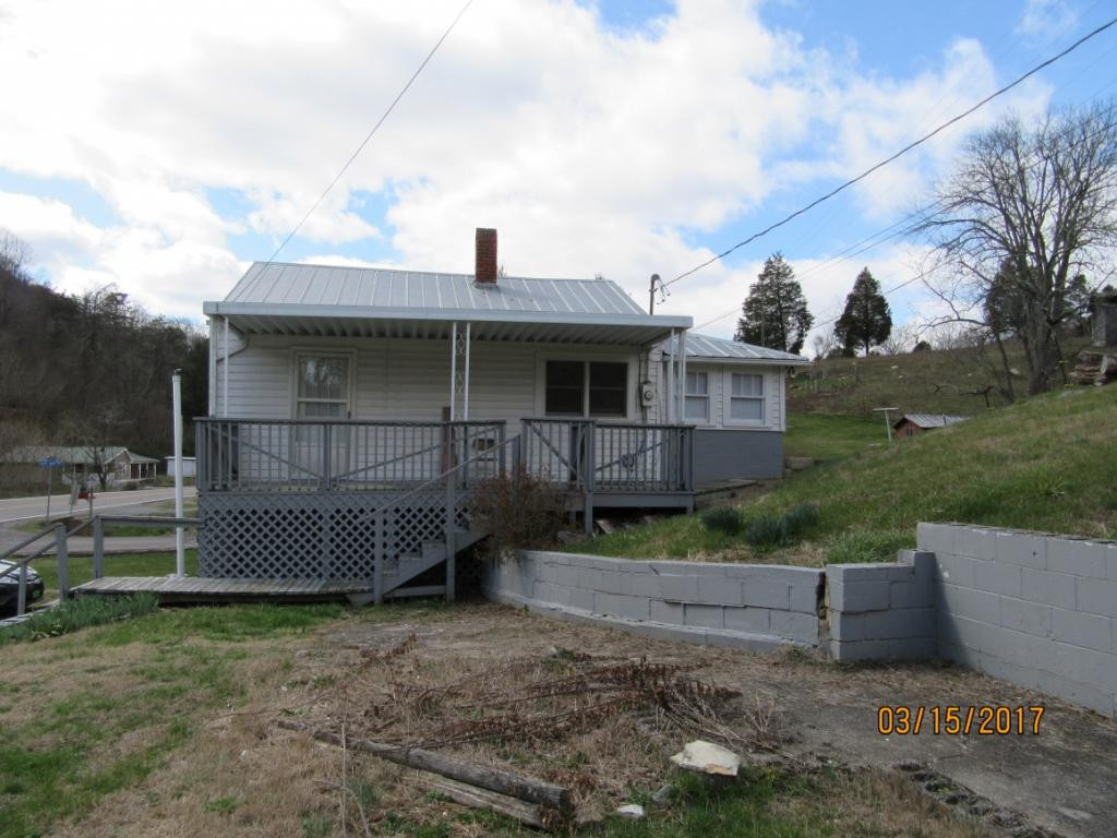 5738 Daniel Boone Road Gate City, VA 24251 - Photo 2 of 23 Front
