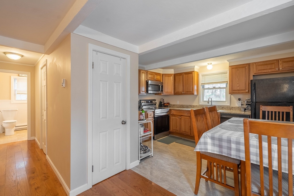 102 Worcester Road Charlton, MA 01507 - Photo 11 of 38 Gallery Image 11