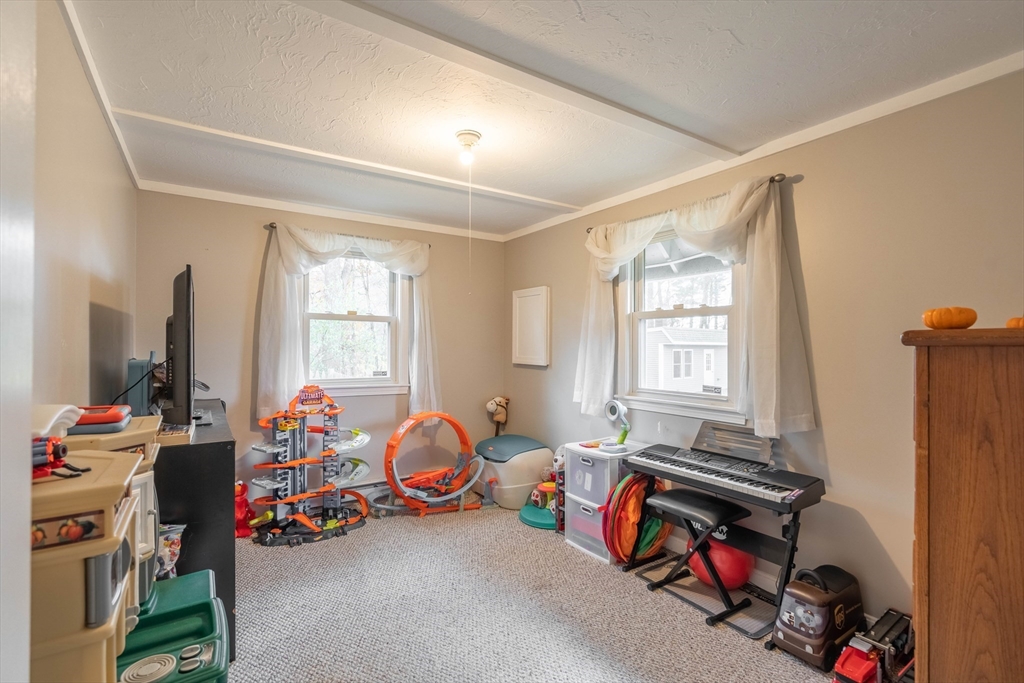 102 Worcester Road Charlton, MA 01507 - Photo 21 of 38 Gallery Image 21
