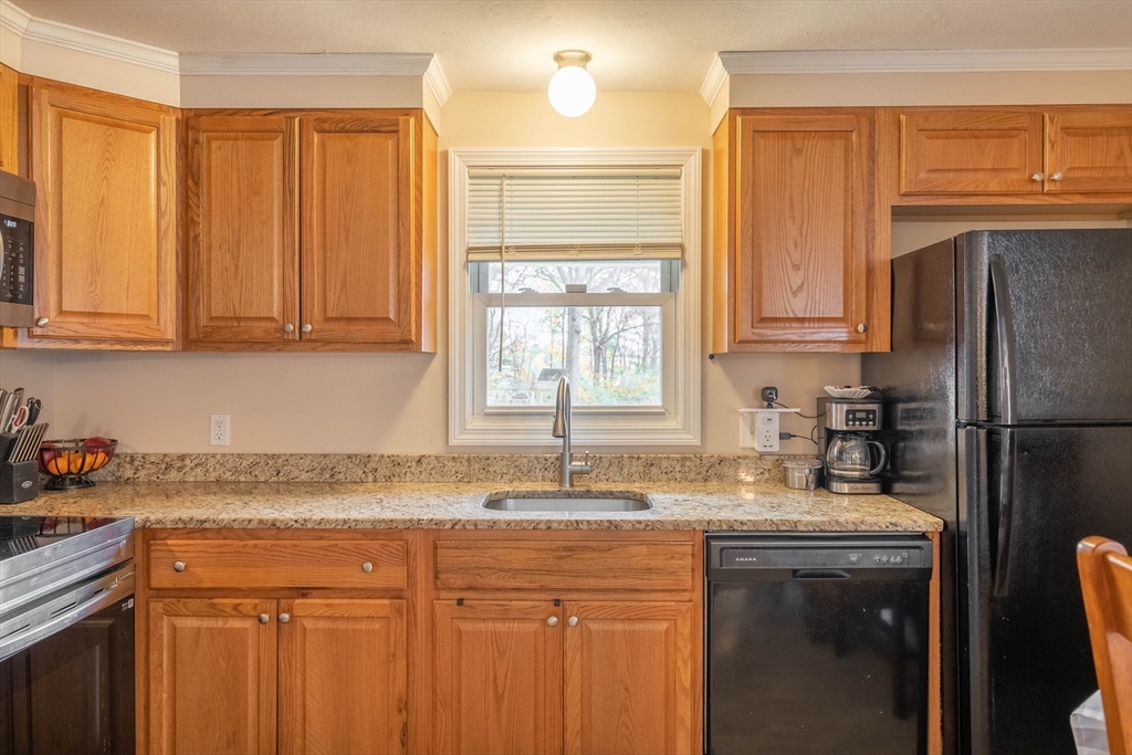 102 Worcester Road Charlton, MA 01507 - Photo 4 of 38 Gallery Image 4